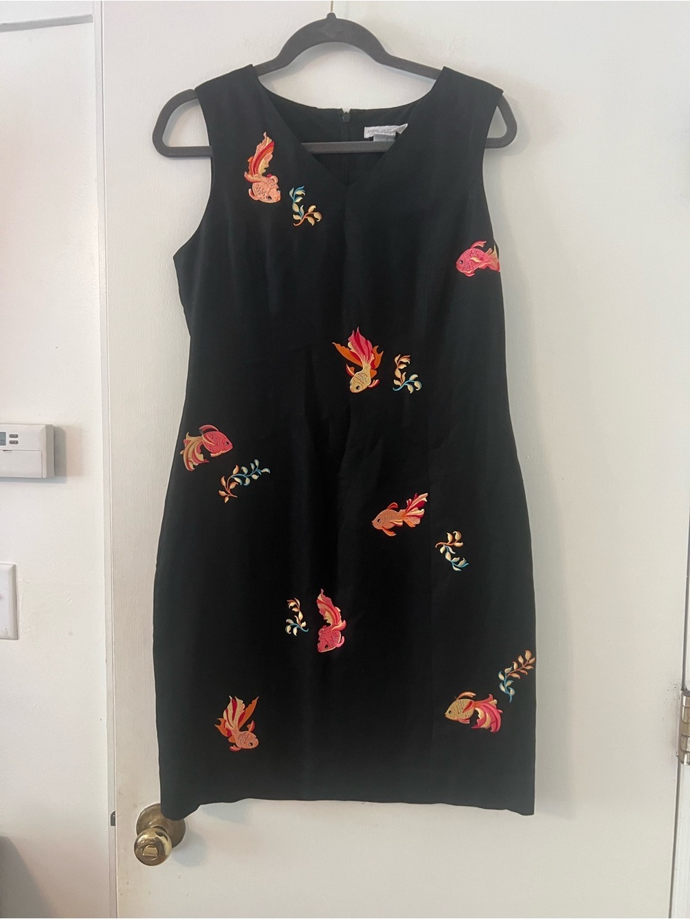 Vintage Annie Alexander Linen Black Embroidered Fish Shift Dress size 8 (y100)